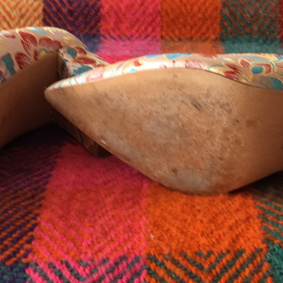 Fancy shoes - Picture 3 of 3